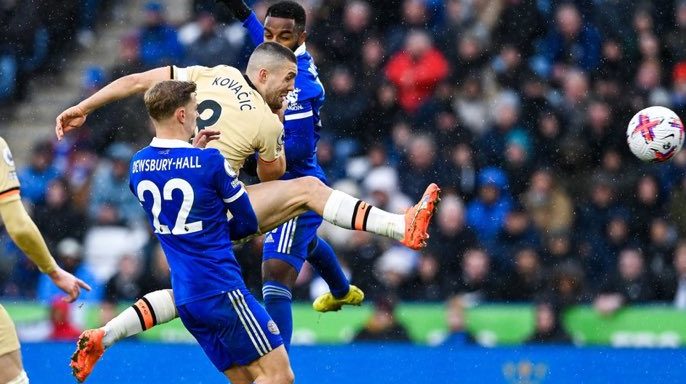 Chelsea venció 3 a 1 al Leicester City.